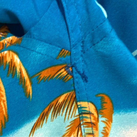 Lowes Blue Parrot Patterned Hawaiian Aloha Button Shirt - Picture 15 of 15